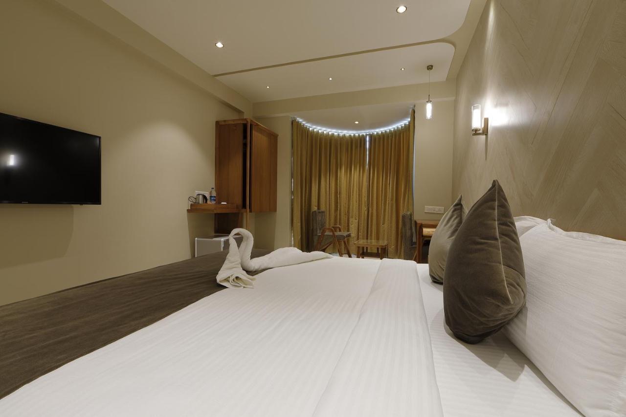 Artilla Inn Ahmedabad Exterior foto